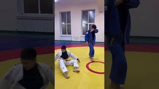 Judo Tai-Otoshi - передняя подножка со срывом захвата с рукова. Школа по дзюдо в Астане ORTUS.KZ