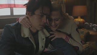 Riverdale - Lili Reinhart & Cole Sprouse - Seventeen