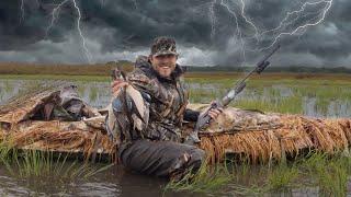 Duck Hunting A Thunderstorm & LIMITED OUT!