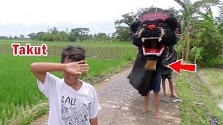 TikTokan diganggu barongan berjenggot kuning