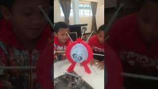 Triplets in Action- Boomboom Balloon