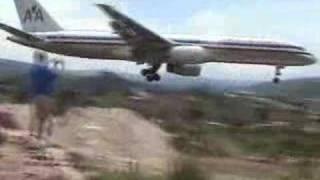 Skilled pilot does crazy landing!