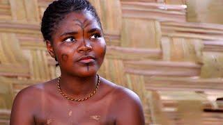 Либерия: Как встречают туристов африканские девушки. Африка жизнь в деревне.