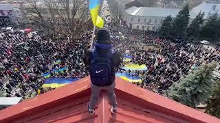 Новая Каховка вышла на митинг за свободную Украину против российских оккупантов