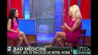 Anna Kooiman hot legs cross - Fox & Friends - 07/28/13