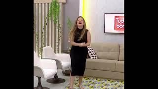 Apresentadora da TV Ponta Negra tem crise de riso ao falar de uma fruta ao vivo