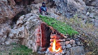 SOLO SURVIVAL CAMPING In RAIN,Building Warm BUSHCRAFT SHELTER -Building a fireplace and cooking food