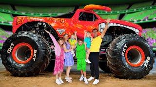 Roma et Diana ont visité le MONSTER JAM Show 2024 | Voyages familiaux amusants