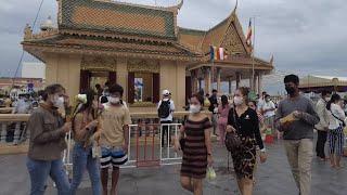 Cambodia day tour at Phnom Penh riverside park 2021