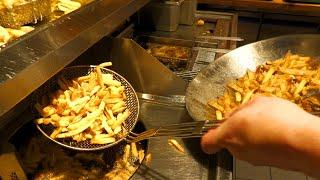 Der frittierende Holländer | Hähnchen & Pommes in einem Shopping Center | Streetfood in Berlin