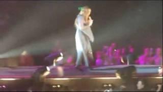 Miley Cyrus Attacked By A Fan on Stage