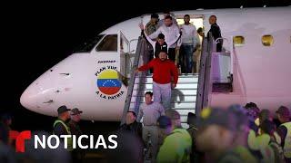 Los primeros venezolanos deportados llegan en aviones propiedad del Gobierno | Noticias Telemundo