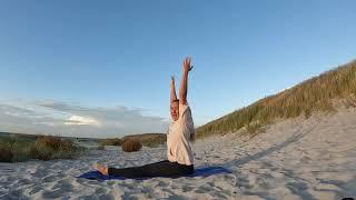 Trainier mit Mir - Stretch Flow am Strand