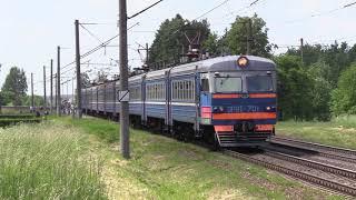 Электропоезд ЭР9т-701 на о.п. Слобода / ER9T-701 EMU at Sloboda stop