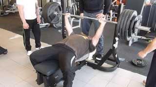 205 kg bankdrukken Basic-Fit Geleen @ 104.5