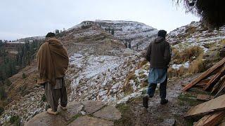 The life of bakarwal in the snow || sheep headers || village life bakarwal life