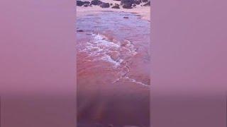 Sardegna: fiume rosso nel mare di Piscinas, allarme disastro ambientale