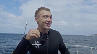 Patrick Cripps takes on a shark cage | Gather Round