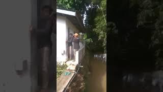 VIRAL"!!Ibu2 Paruh Baya kepergok sedang Ber 2 an dengan seorang pemuda Di WC nastagfirulloh