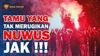 Hormati Panpel Arema, The Jakmania Ngeflare di Luar Stadion - The Jak Nyanyikan Salam Satu Jiwa