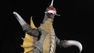 X-Plus Toho 30cm Series Gigan(ガイガン) 1972 Diamond Reissue Review