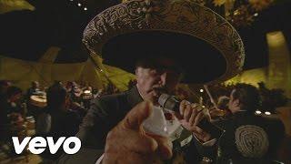 Vicente Fernández - Me Voy a Quitar de en Medio (En Vivo)