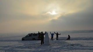 VW Amarok Amaroker im Schnee mit Schlitten