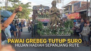 PAWAI GREBEG TUTUP SURO 2024, HUJAN HADIAH SEPANJANG JALAN