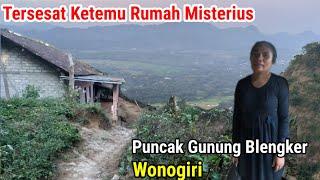Penampakan Rumah Misterius di Puncak Gunung Blengker Wonogiri