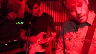 Traumahelikopter "Infected" : Converse Red Light Sessions