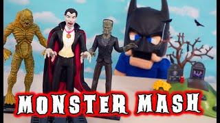 Universal Monsters Dracula vs. Frankenstein Halloween Noble Collection Figures GraveYard 2020