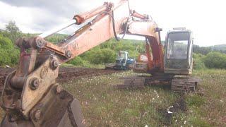 this is a disused 1998 Hitachi excavator