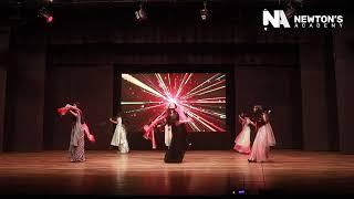 Bollywood dance by 11th Comm girls | Newton's Academy | Annual Day | Aaghaz