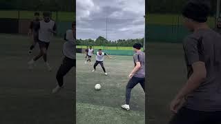 #footballtrick #soccertrick #skillz #footballskills #soccergoals #footballaddict #soccerlife #frees