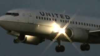 [HD] United Airlines Boeing 737-524 Philadelphia Intl Airport