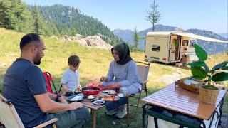 Karavanla Yaylada Serin Yaz Kampı - Kamp Bahçemizi Keçi Sürüsü Dağıttı