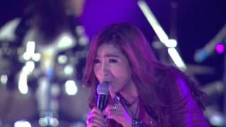 Chit Thu Wai Live in Myanmar: Mee Eain Kabyar (Lamp Song)