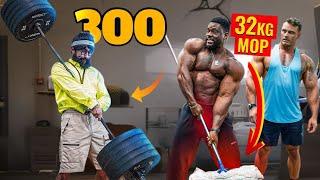 Anatoly levage 300KG !Pretended to be a CLEANER in a GYM !Anatoly GYM PRANK