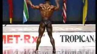 Hilarious Posing Routine #5 from GMV BODYBUILDING