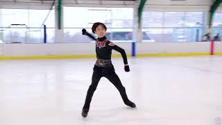 Jake Mao skates to Star Wars on World Ice Skating Day