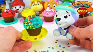 Aprende los Colores con Juguetes Paw Patrol y Tortas!