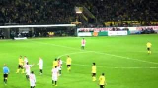 BVB vs Sevilla Reaktionen nach Gelb Rot für Schmelzer- Mega Stimmung in Dortmund