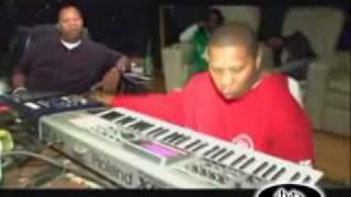 Mannie Fresh Making a beat