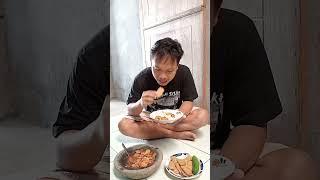 pecak jengkol+tempe goreng pake timun #viral #mukbang