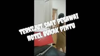 Viraal Terkejut Pegawai hotel saat bukak pintu, handuk si cewek lepas 