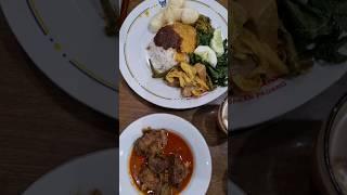 Kuliner Surabaya untuk Buka Puasa - Makan Masakan Minang