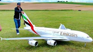 A-380 HUGE RC ELECTRIC MODEL JET AIRLINER AIRBUS A 380-800 EMIRATES / FLIGHT DEMONSTRATION