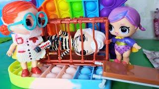 STAY IN THE CAGE! FAKE LOL SURPRISE STOLE ALL THE POP IT AND SQUISHES in TOWN! Dolls lol cartoons