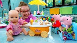 Leikitään Baby Born Annabelle -nukella. Eväsretki uima-altaalle? Lasten lelut ja nuket.