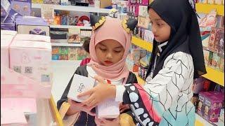 Kakak dengan airis Bercosplay harini ni!!kakak menang!!!